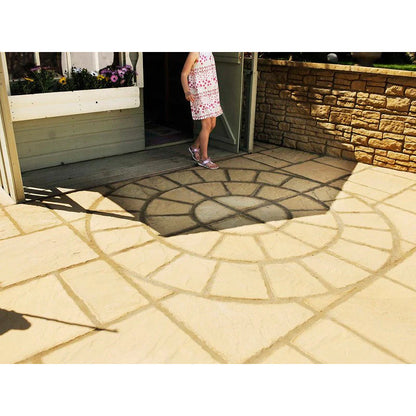 Cathedral Circle Paving Patio Kit - Weathered York